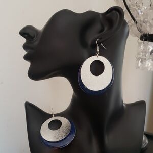 Elegant Silver and Navy Blue Layered Hoop Pierced Earrings   NWT